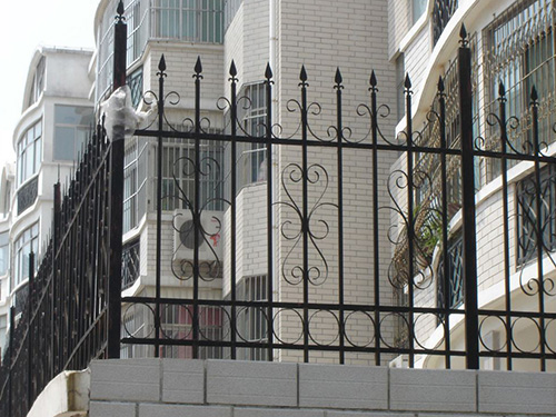鐵藝陽臺護欄圖片3
