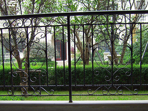 鐵藝陽臺護欄圖片4